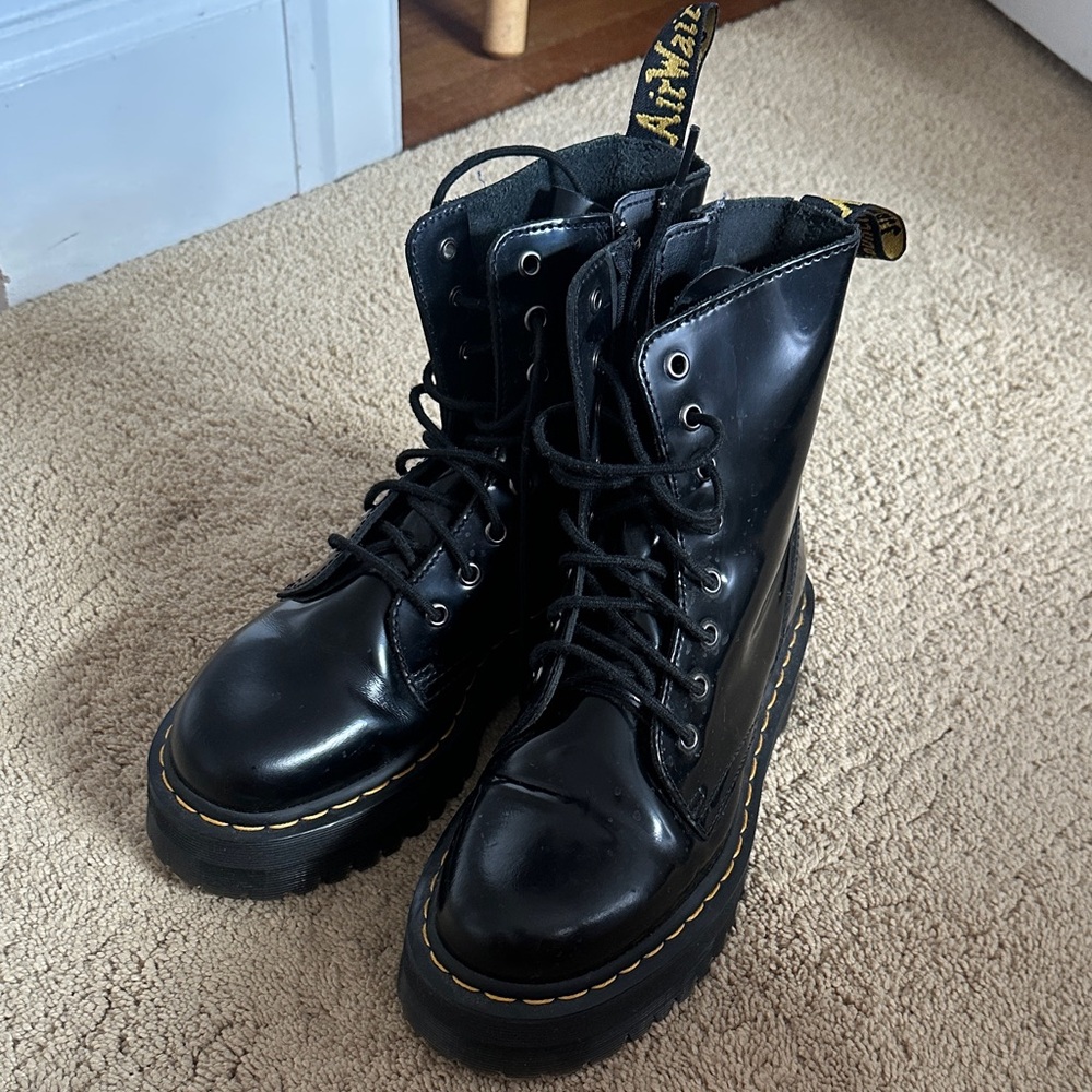 Dr. Martens JADON BOOT SMOOTH LEATHER PLATFORM